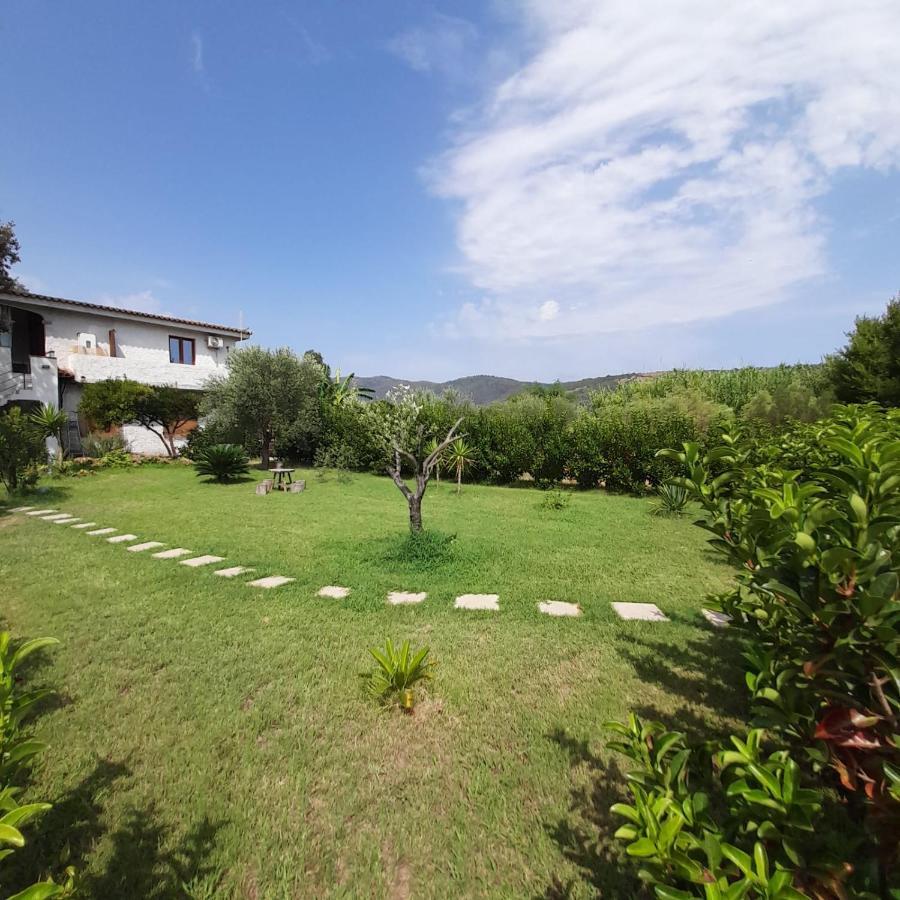 Santu Paulu Country House Posada  Exterior foto